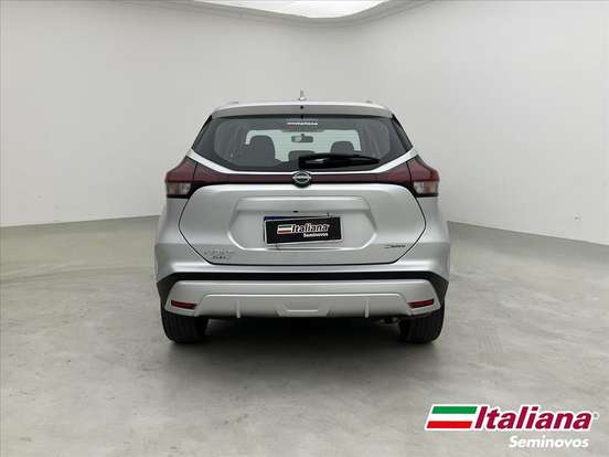 NISSAN-KICKS PLAY-2025