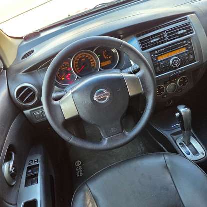 NISSAN-LIVINA-2011