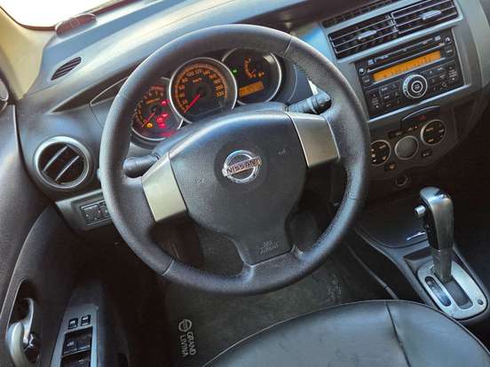 NISSAN-LIVINA-1.8 SL 16V FLEX 4P AUTOMÁTICO NISSAN-LIVINA-2011