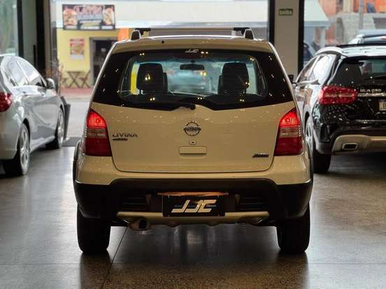 NISSAN-LIVINA-2014