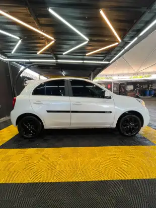 NISSAN-MARCH-2017
