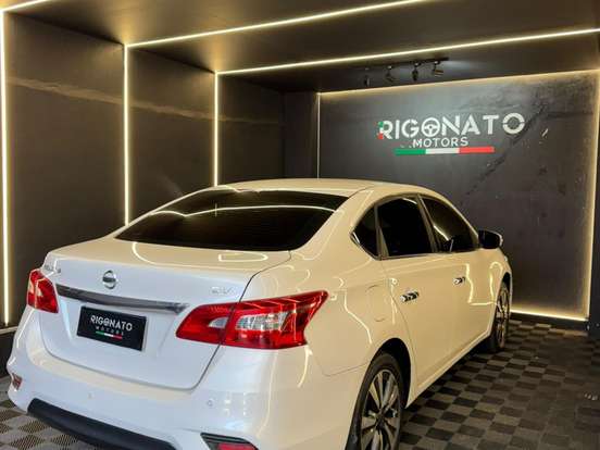 NISSAN-SENTRA-2.0 SV 16V FLEXSTART 4P AUTOMÁTICO NISSAN-SENTRA-2017