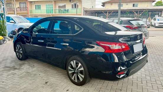 NISSAN-SENTRA-2017