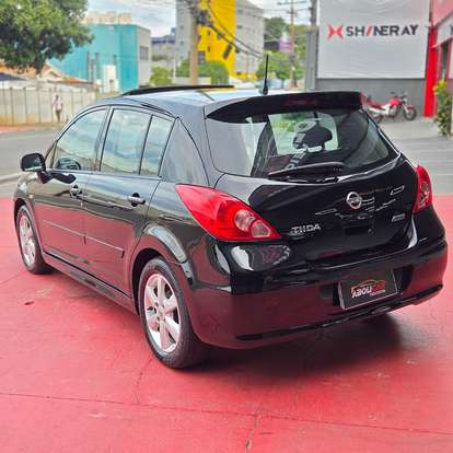NISSAN-TIIDA-2012