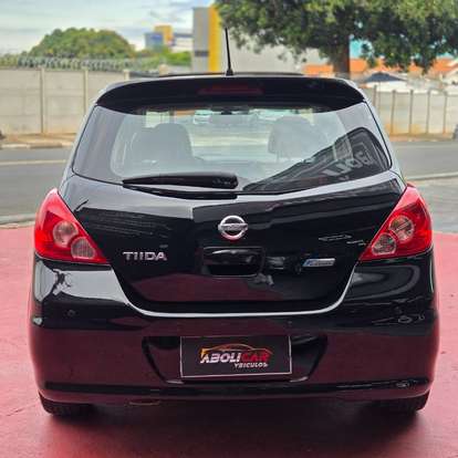 NISSAN-TIIDA-2012