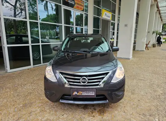 NISSAN-VERSA-2017