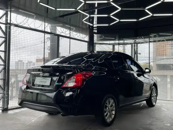 NISSAN-VERSA-2018