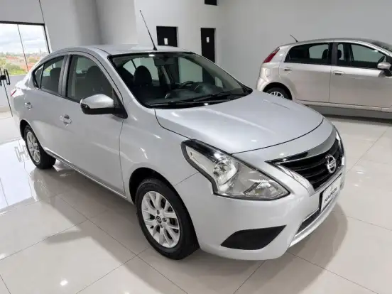 NISSAN-VERSA-2019