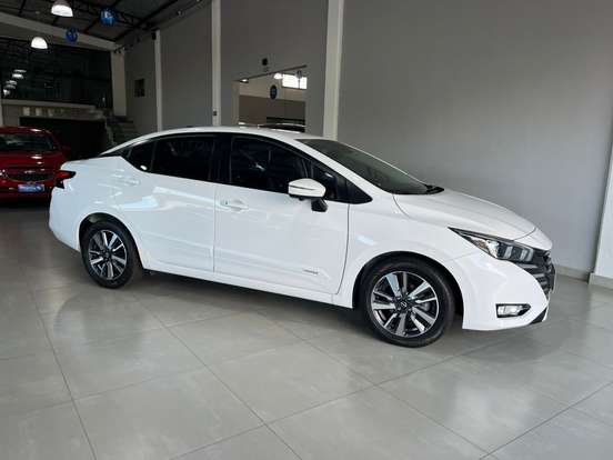 NISSAN-VERSA-2023