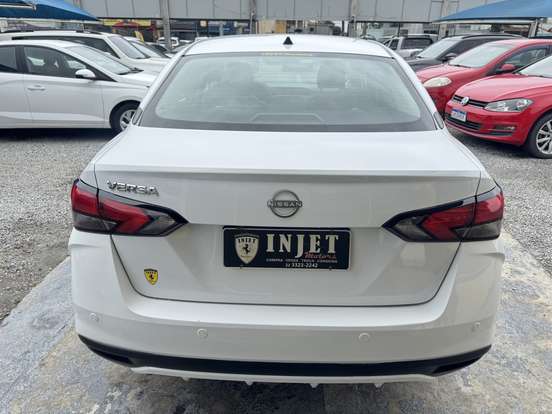 NISSAN-VERSA-2023