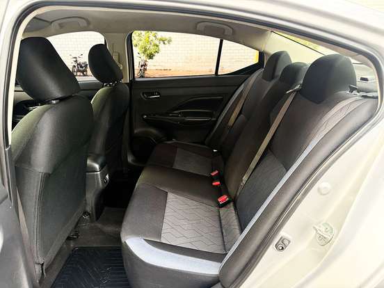 NISSAN-VERSA-2023