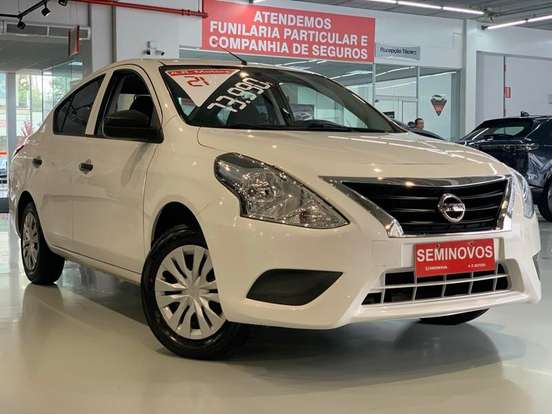 NISSAN-VERSA-2021