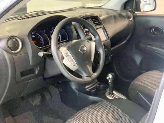NISSAN-VERSA-2021
