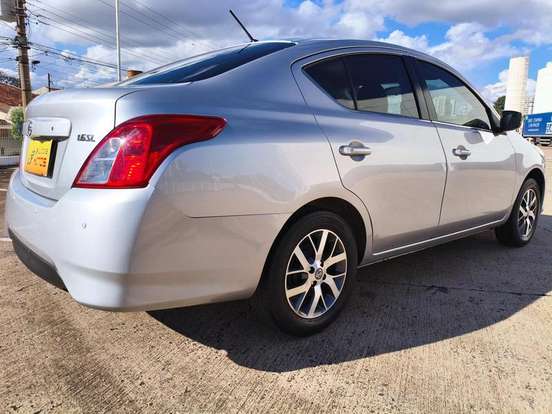 NISSAN-VERSA-2015