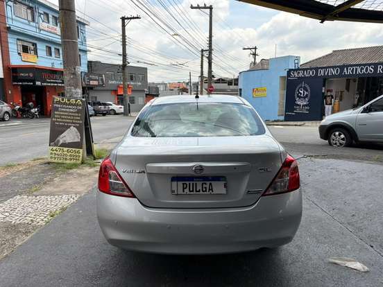 NISSAN-VERSA-2012