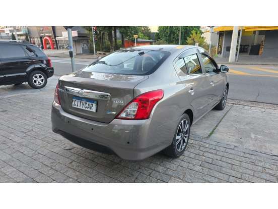 NISSAN-VERSA-2017