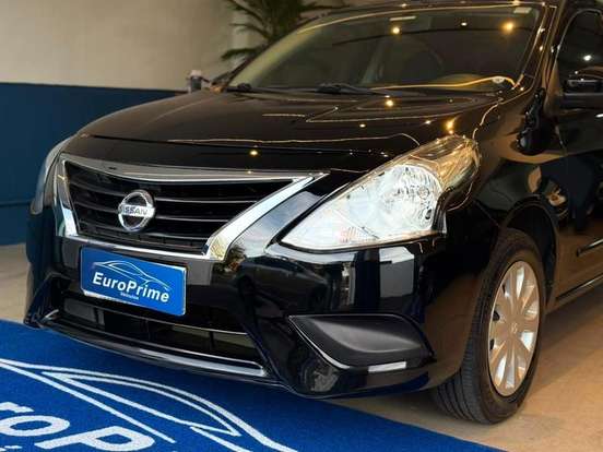 NISSAN-VERSA-2019