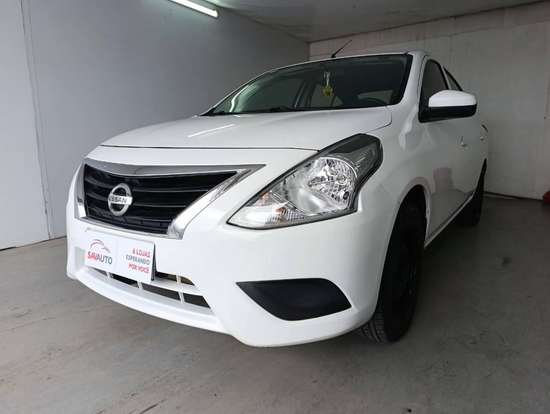 NISSAN-VERSA-2018