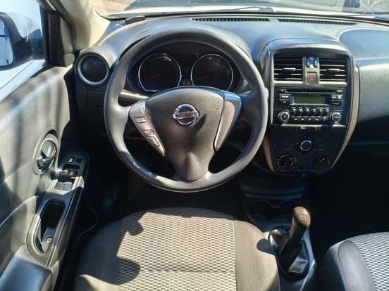 NISSAN-VERSA-2018