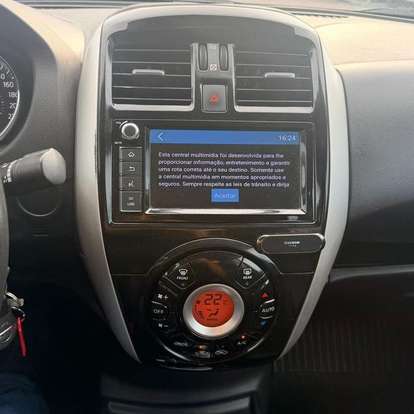 NISSAN-VERSA-2019