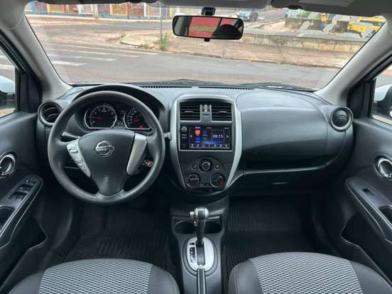 NISSAN-VERSA-2019