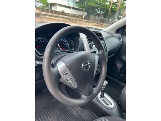 NISSAN-VERSA-2019