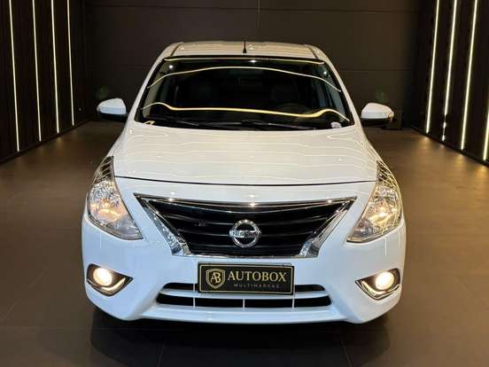 NISSAN-VERSA-2018
