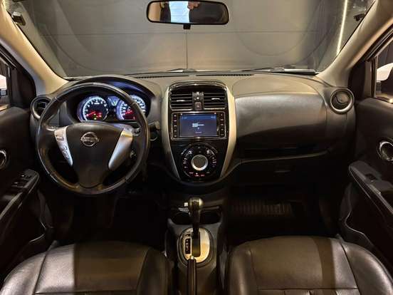 NISSAN-VERSA-2018