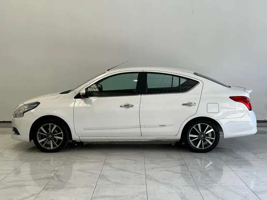 NISSAN-VERSA-1.6 16V FLEXSTART UNIQUE 4P XTRONIC NISSAN-VERSA-2018