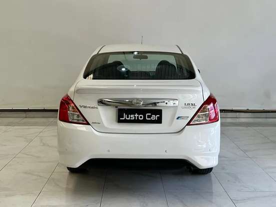 NISSAN-VERSA-2018