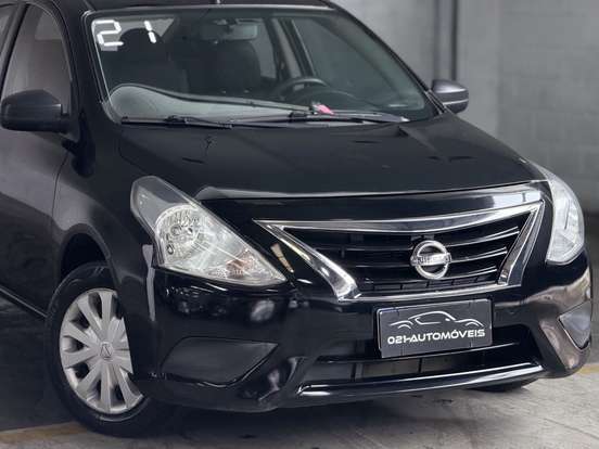 NISSAN-VERSA-2021