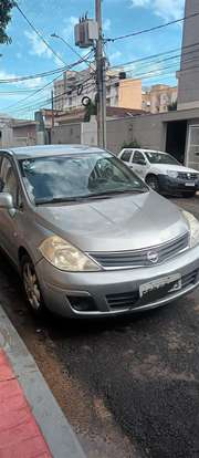 NISSAN-TIIDA-2012