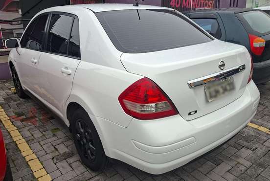 NISSAN-TIIDA-2011