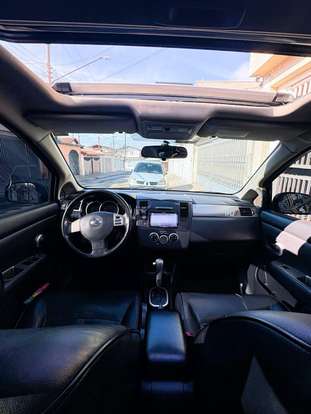 NISSAN-TIIDA-2011