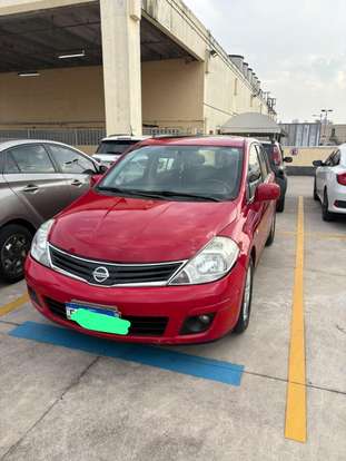 NISSAN-TIIDA-2010