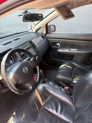 NISSAN-TIIDA-2010