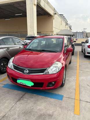 NISSAN-TIIDA-2010