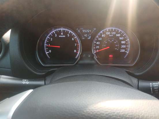NISSAN-VERSA-2020