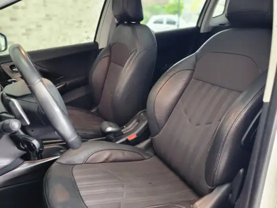 PEUGEOT-2008-1.6 16V FLEX GRIFFE 4P AUTOMÁTICO PEUGEOT-2008-2016