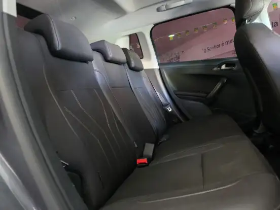 PEUGEOT-2008-2021
