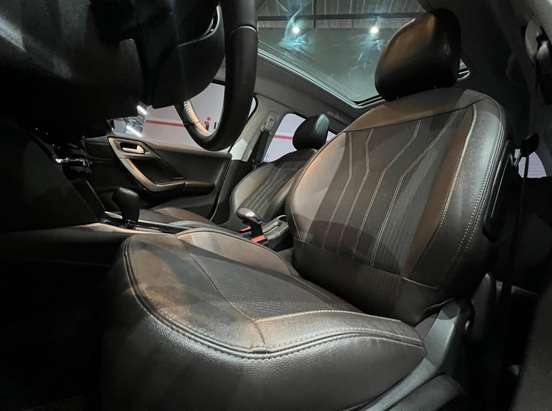 PEUGEOT-2008-2021