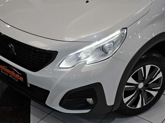 PEUGEOT-2008-2019