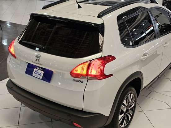 PEUGEOT-2008-2019