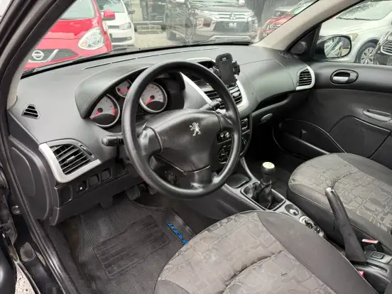 PEUGEOT-207-2010