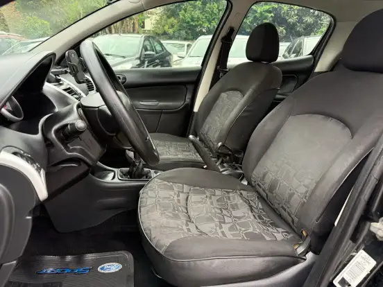 PEUGEOT-207-2010