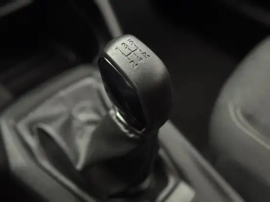 PEUGEOT-208-2023