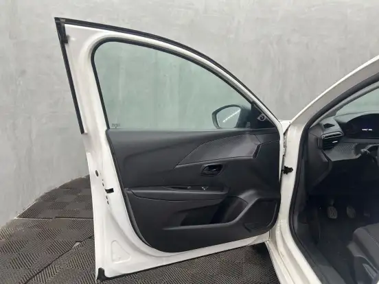 PEUGEOT-208-2023