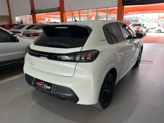 PEUGEOT-208-2022