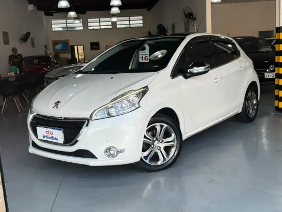PEUGEOT-208-2015