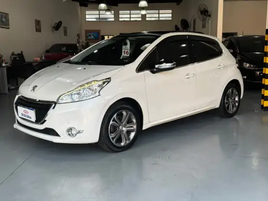 PEUGEOT-208-2015
